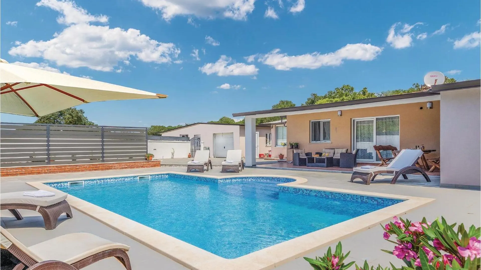 3 Bedroom Amazing Home In Sikici Pula
